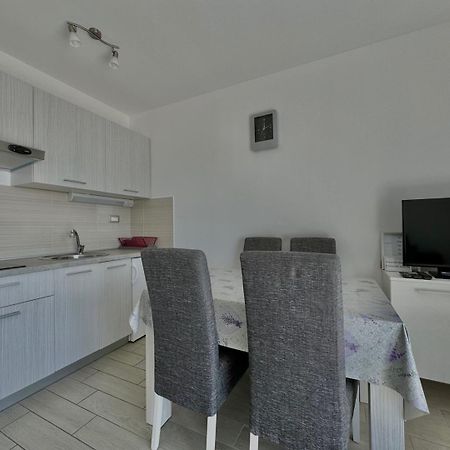 Cozy Apartment Rosmarin With A Sea View Krk Town Exterior photo