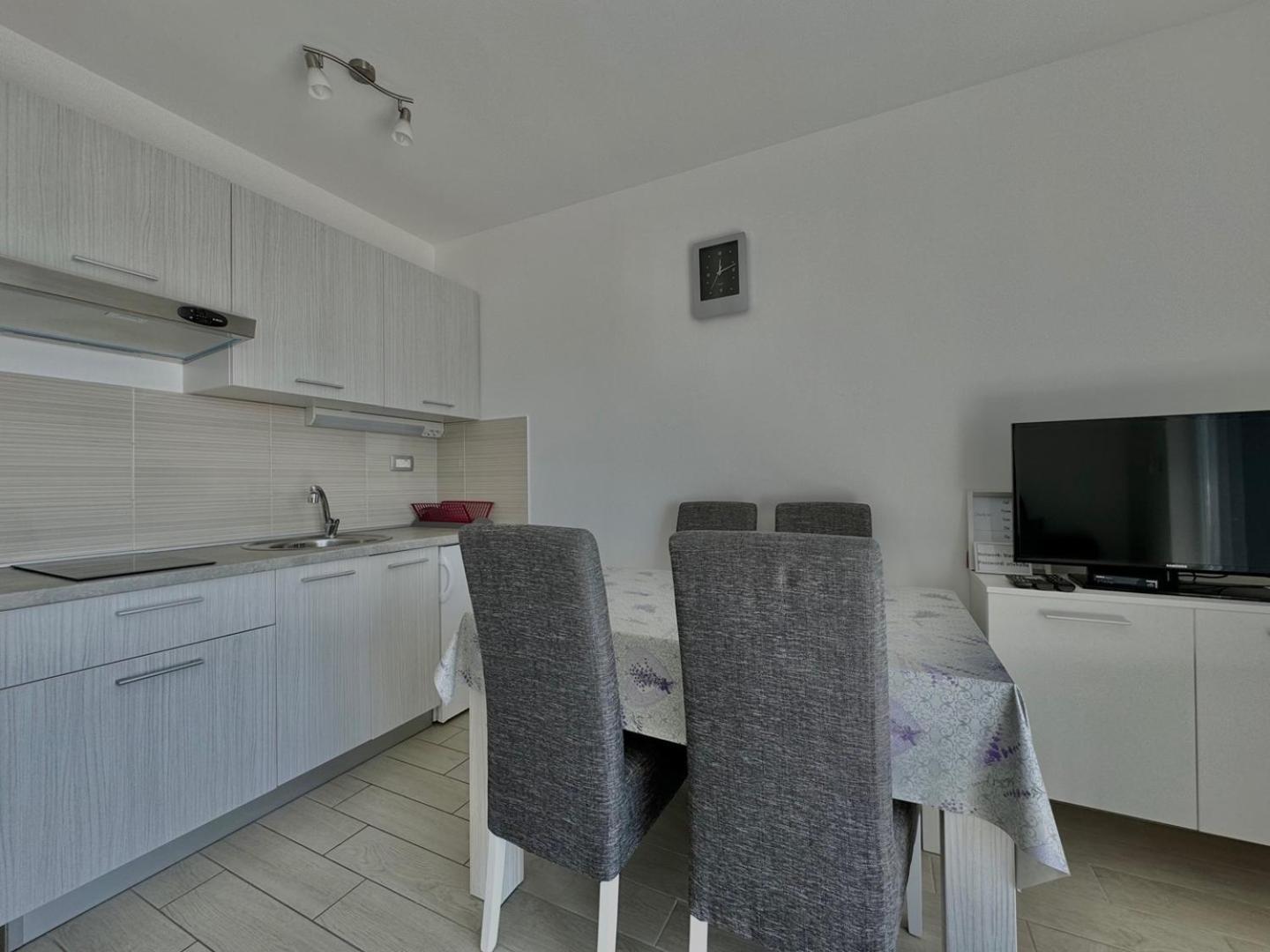 Cozy Apartment Rosmarin With A Sea View Krk Town Exterior photo