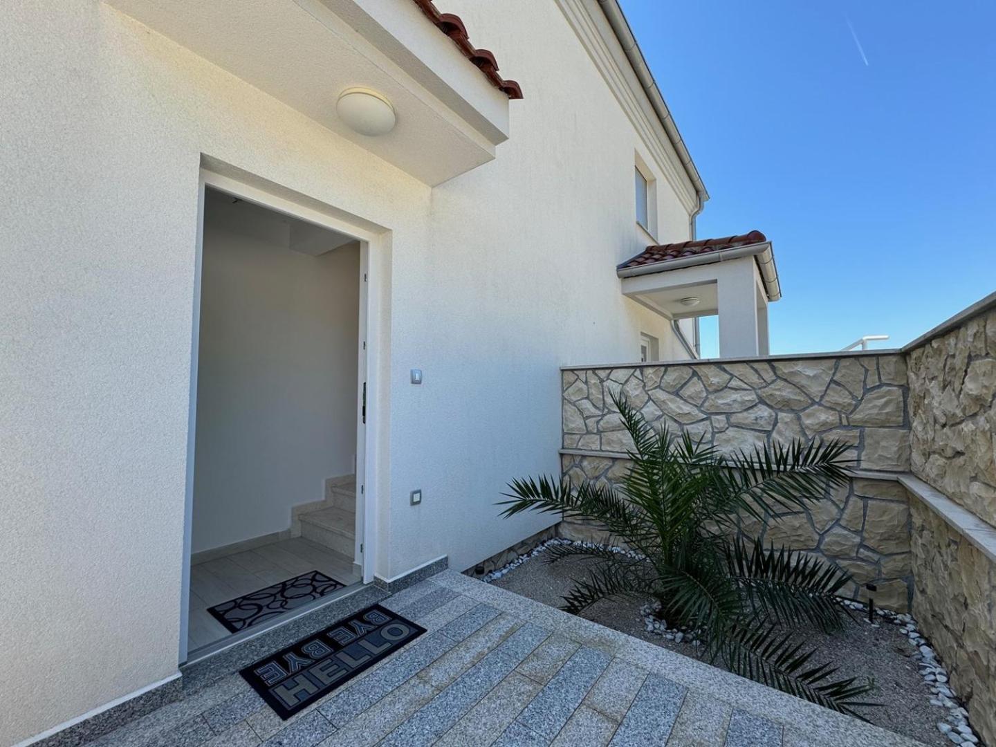 Cozy Apartment Rosmarin With A Sea View Krk Town Exterior photo