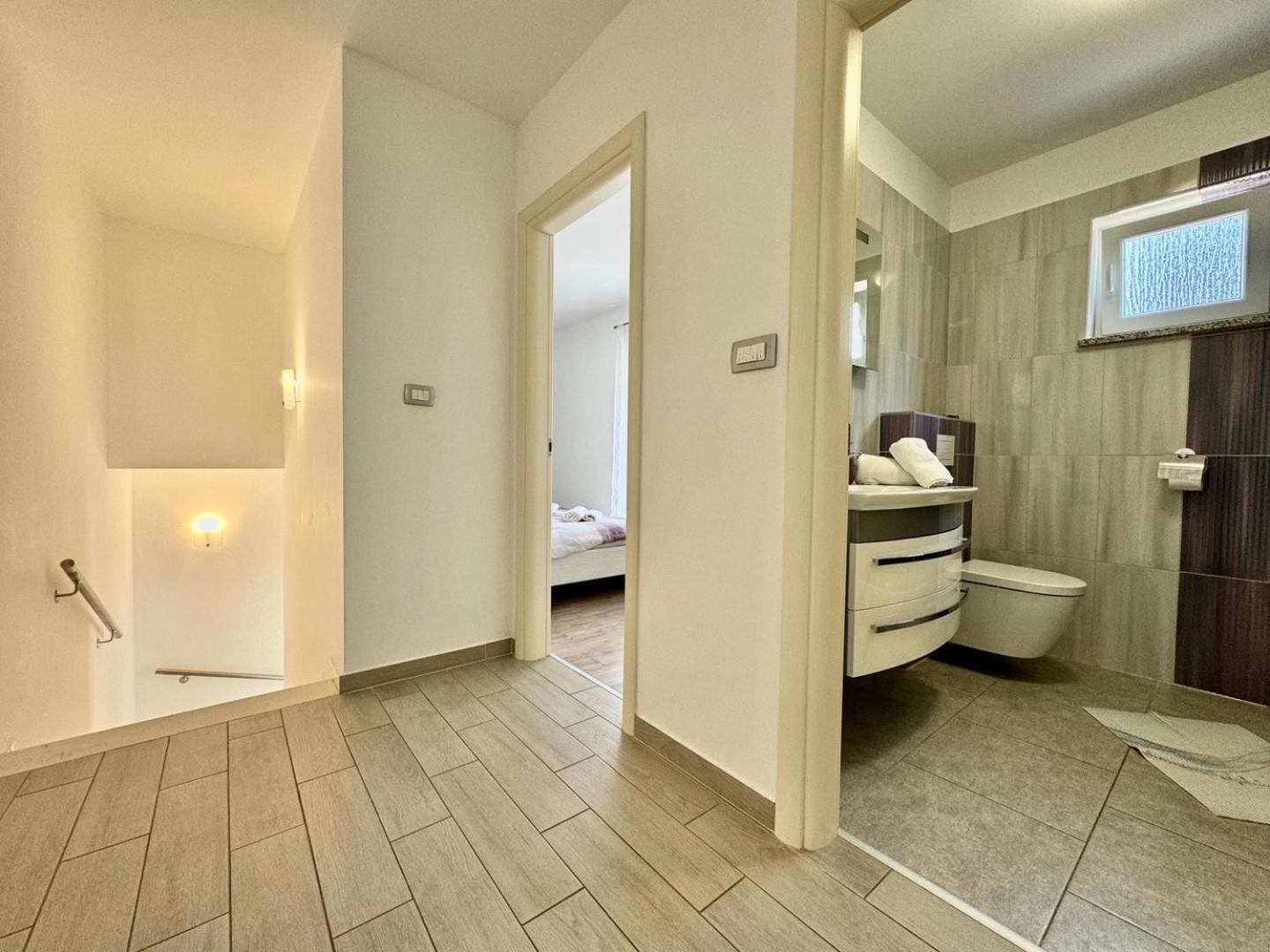 Cozy Apartment Rosmarin With A Sea View Krk Town Exterior photo