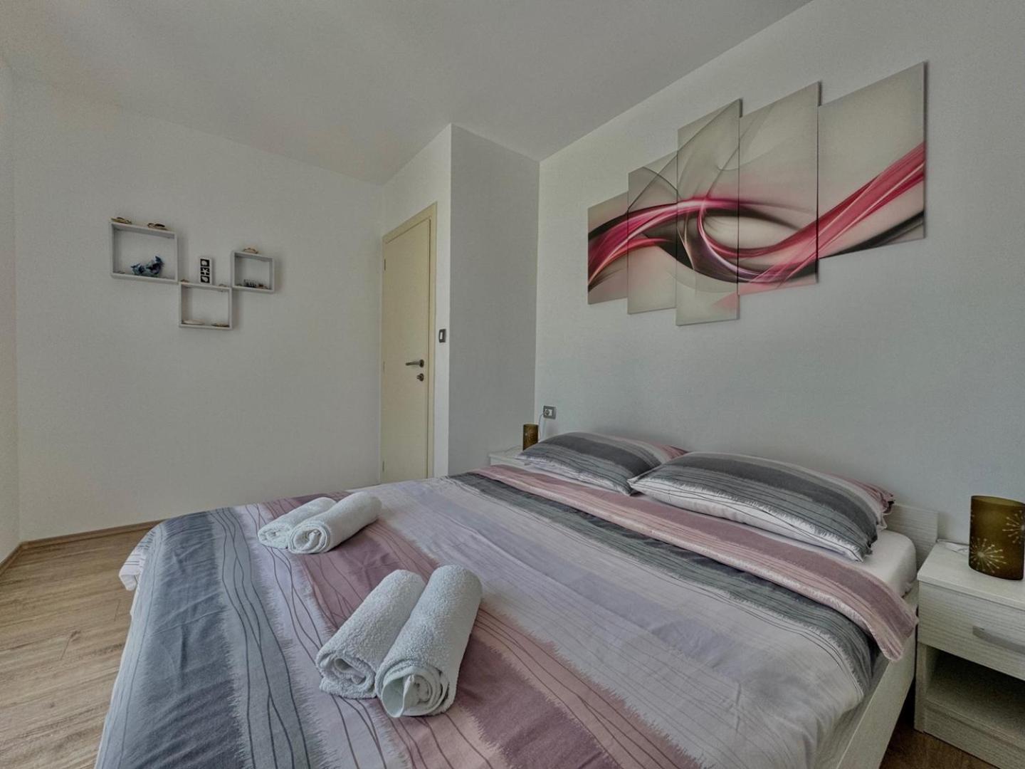Cozy Apartment Rosmarin With A Sea View Krk Town Exterior photo